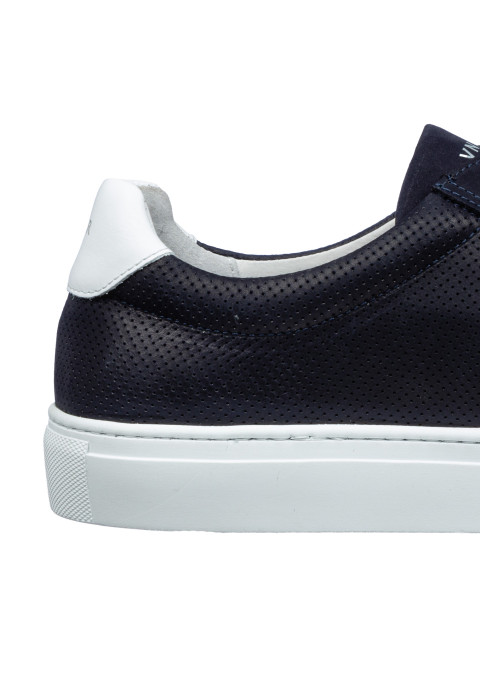 Navy nubuck Novara sneaker
